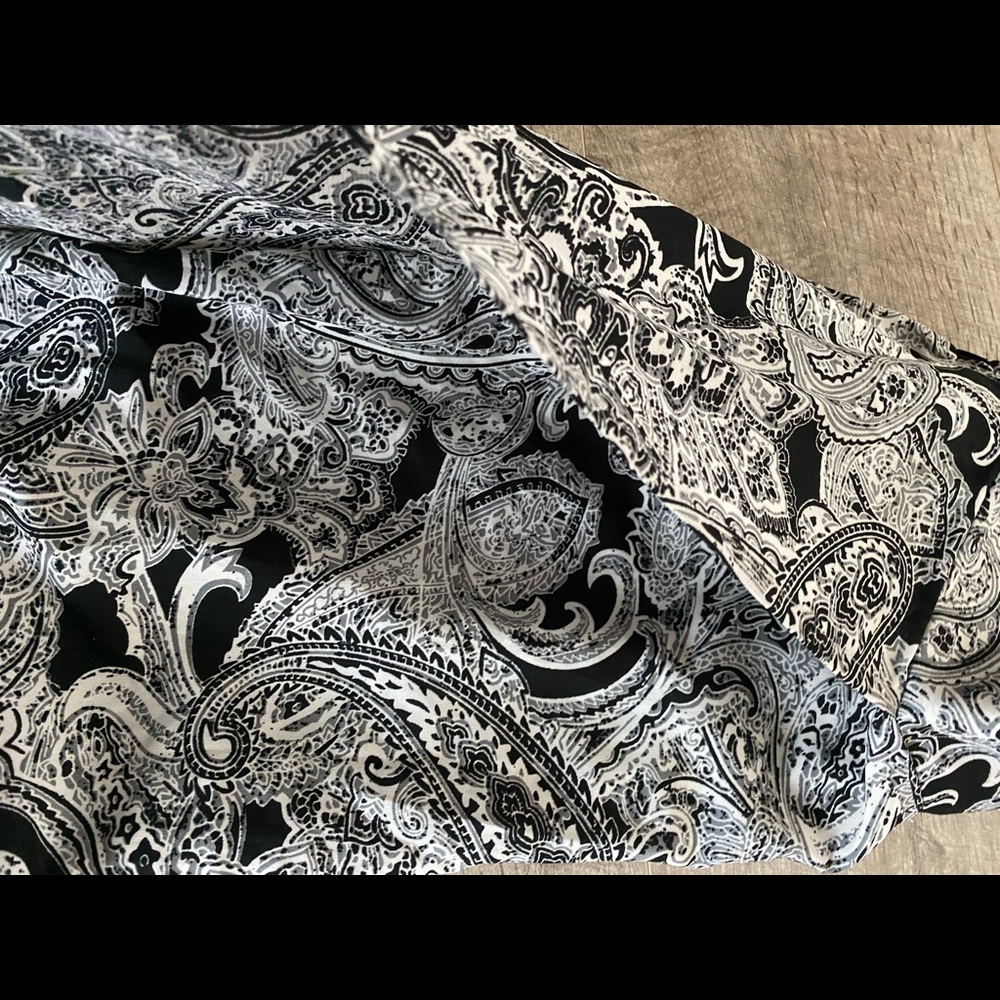 Elan Size Medium Polyester Split Front Legs Elast… - image 2